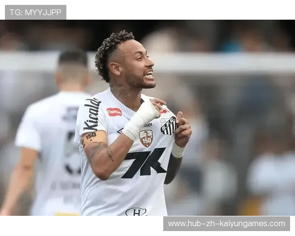 内马尔与友人夜跑路过社区医院探望病人,善举被赞扬